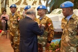 Membanggakan, Satgas Kontingen Garuda TNI UNIFIL Terima Dua Medali Perdamaian