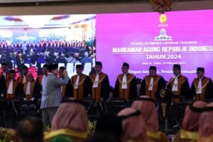 Momen Prabowo Beri Hormat ke Para Hakim: Rakyat Bergantung Pada Keputusan Saudara