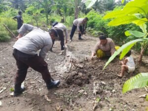 Manfaatkan Lahan Tumpang Sari, Polsek Arso Timur Polda Papua Ajak Warga Dukung Program Swasembada Pangan