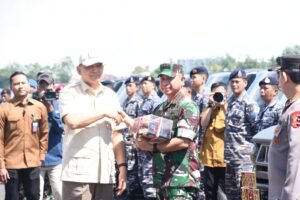 Menhan Serahkan Ransus Maung di Bandung