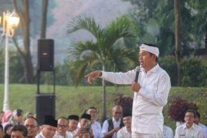 Wali Kota Bandung dan Gubernur Jabar Sapa Warga di Gedung Pakuan