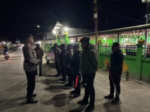Kapolres Deiyai Polda Papua Pimpin Pengamanan Sholat Tarawih di Masjid Ash-Shiddiq Waghete