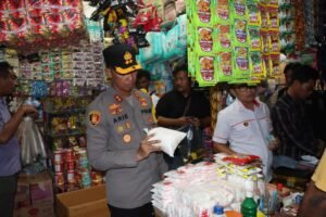 Masuk minggu ke 2 Ramadhan, Kapolres Biak bersama Satgas Pangan Polres Biak Pantau Harga di Pasar Tradisional