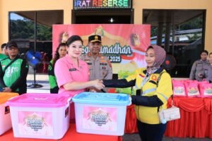 Polda Papua Tebar Berkah Melalui Bazar Ramadan Polri Presisi dan Baksos Bhayangkari 2025