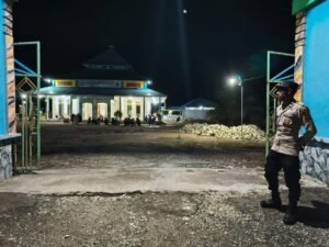 Ciptakan situasi aman, Polsek Bonggo Polda Papua Rutin Gelar Pengamanan Sholat Tarawih