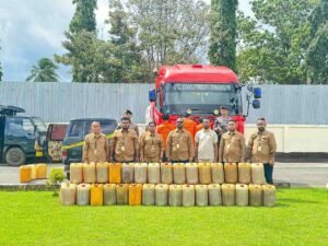 Personel Polres Merauke Polda Papua Selatan Amankan 1 Mobil Tangki BBM 10 Ribu Liter dan Tangkap 4 Orang