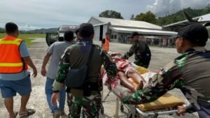 Koops Swasembada TNI Berhasil Evakuasi Korban Penyerangan KKB di Anggruk Yahukimo