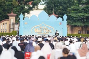 Wakapolri dan PJU Polri Laksanakan Salat Ied di Lapangan Bhayangkara