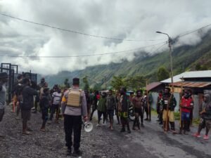 Polres Puncak Jaya Tanggapi Aksi Saling Serang Antara Dua Massa Pendukung