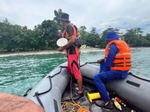 Sat Polair Polres Nabire dan Basarnas Nabire Gelar Patroli Laut dan Himbauan Keselamatan di Pantai Wisata