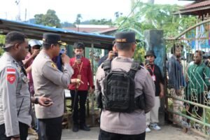 Polres Nabire kawal aksi damai Mahasiswa dengan Pendekatan Persuasif