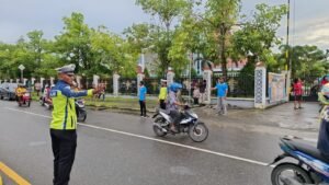 Sat Lantas Polres Mimika Polda Papua Tengah, Lakukan Pengaturan Minggu Palma di Gereja Katederal Tiga Raja