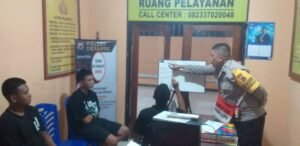 Bhabinkamtibmas Kampung Waiya Berikan Pembekalan Akademik Bagi Casis Bintara Polri Tahun 2025