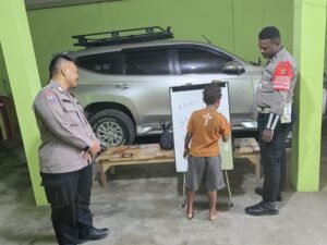 Polisi Mengajar, Wujud Kepedulian Terhadap Pendidikan Anak Papua