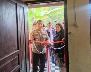 Polisi di Bandung ‘Patungan’, Biayai Perbaikan Rumah Warga Korban Gempa