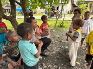 Hadirkan Semangat Belajar Satgas Si Ipar Polres Yahukimo Kembali Melakukan Kelas Ceria