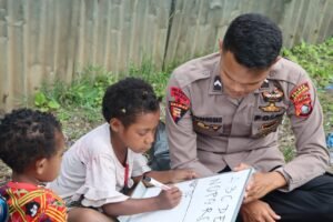 Polres Jayawijaya Gelar Giat Edukasi Anak-Anak di Kampung Pikhe, Kabupaten Jayawijaya