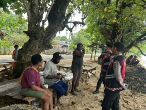 Sat Samapta Polres Sarmi Berikan Rasa Aman Kepada Masyarakat Dengan Terus Melakukan Patroli Dialogis dan Humanis