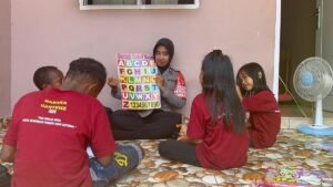 Subsatgas Si Ipar dan Keladi Sagu Berikan Edukasi Sekaligus Kesehatan Untuk Anak Anak Di Rumah Belajar