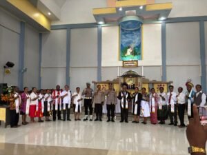 Lewat Minggu Kasih, Kapolres Mamberamo Raya Jalin Silaturahmi dengan Jemaat Gereja