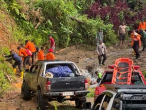 Polres Pegunungan Arfak dan Kansar Manokwari Siaga Pasca Pencarian Korban Bencana Alam di Kampung Jim
