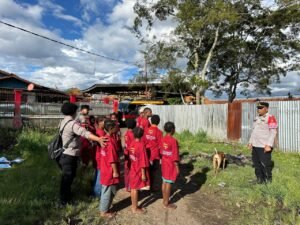 Polres Jayawijaya Laksanakan Pembinaan Karakter Melalui Operasi Rasaka Cartenz 2025 di Rumah Pengungi Yali – Yahukimo