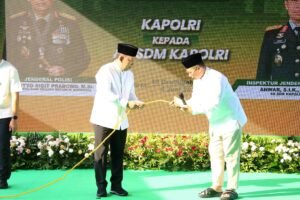 Kapolri Serahkan 9.648 Hewan Kurban Untuk Masyarakat