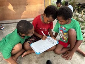 “Hadirkan kembali rasa Kebahagiaan dari Anak-anak Papua, Subsatgas Si-Ipar Hadir kembali di Kampung Mbuah Tengah, Kab.Nduga”