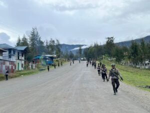 Polres Puncak Polda Papua Lakukan Patroli Cipta Kondisi Antisipasi Gangguan Kamtibmas Jelang Idul Adha