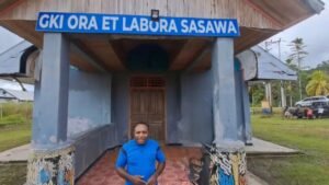 Pdt. Gerson Apresiasi Bantuan Bahan Bangunan Dari Polres Kep. Yapen