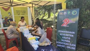 Polda Papua Barat Gelar Pemeriksaan Kesehatan Gratis Bagi Pengemudi Ojek Sambut Hari Bhayangkara ke-79