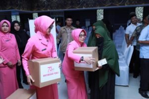 Bakti Sosial Bhayangkari Daerah Jawa Barat, Wujud Cinta Kasih untuk Masyarakat Rentan