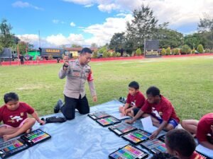Subsatgas SI-IPAR Polres Jayawijaya Gelar Kegiatan Edukasi dan Kreativitas di Halaman Mako Polres Jayawijaya