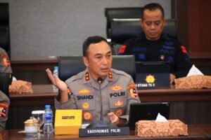 Kapolri Berikan Pelayanan Kesehatan Gratis Bagi Ribuan Orang Hari Ini