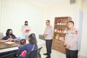 Polda Papua Barat Gelar Bakti Kesehatan Sambut HUT Bhayangkara ke-79