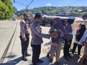 Polres Fakfak Gelar Bhakti Kesehatan Serentak, Puluhan Pengemudi Ojek Dapat Pemeriksaan Gratis