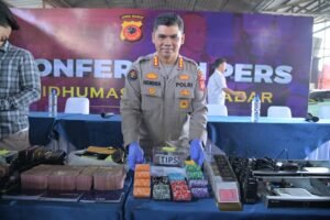 Bersama Forkopimda, Kapolda Jabar Perlihatkan Lokasi Judi Kasino Berkedok Tempat Futsal dan Biliard di Bandung