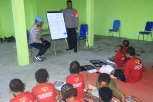 Satgas Si-Ipar Hadir di Kabupaten Yalimo, Ajak Anak-anak Belajar Berhitung dengan Ceria