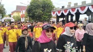 Ribuan Masyarakat dan Ratusan Hadiah Semarakkan Jalan Sehat dan Sepeda Santai Hari Bhayangkara ke -79 di Polda Kalteng