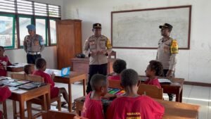 Program Si-IPAR Operasi Rasaka Cartenz 2025 Hadir Mengajar Serta Mendidik Anak-anak Generasi Penerus Bangsa di Kota Oksibil Kabupaten Pegunungan Bintang