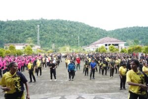 Polda Papua Barat Gelar Jalan Santai Sambut Hari Bhayangkara ke-79