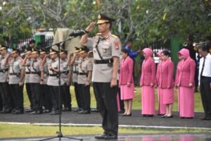 Jelang Hari Bhayangkara Ke-79 Polda Papua Barat Laksanakan Ziarah dan Tabur Bunga di TMP Manokwari