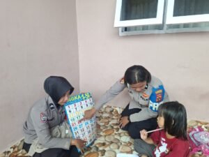 Operasi Rasaka Cartenz Hadir Melalui Petugas Pengajar Berbagi Ilmu Untuk Anak Putus Sekolah