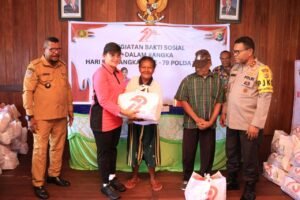 Polda Papua Gelar Bakti Sosial di Dua Lokasi Sambut Hari Bhayangkara ke-79, Kapolda Papua: “Makna Hari Bhayangkara Harus Dirasakan oleh Semua Masyarakat”