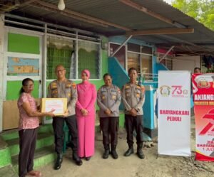 Kapolresta Manokwari Gelar Anjangsana dan Salurkan Bansos, Wujudkan Polri hadir untuk masyarakat di Hari Bhayangkara ke-79 25 Juni 2025