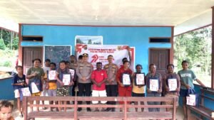 Biro SDM Polda Papua Barat Gelar Bakti Religi di Kampung Cunggrek Sambut Hari Bhayangkara ke-79