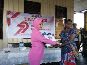 Tali Asih Kapolres Asmat Bersama Masyarakat Kampung Kamur