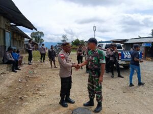 Sinergi Polri dan TNI, Patroli Gabungan Hadirkan Rasa Aman Bagi Warga Tolikara
