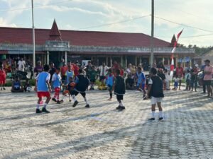 Meriahkan Hari Bhayangkara ke-79, Bhabinkamtibmas Polres Jayapura Gelar Pertandingan Sepak Bola Mini