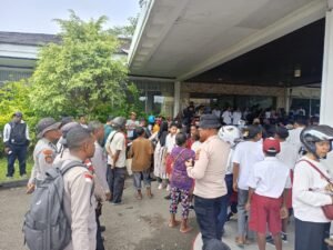 Penerimaan Siswa Baru SMA, SMP dan SD di Kabupaten Manokwari dikawal ketat oleh Polresta Manokwari 03 Juli 2025